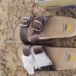 Woman's size 8 Maui Island Sandals
